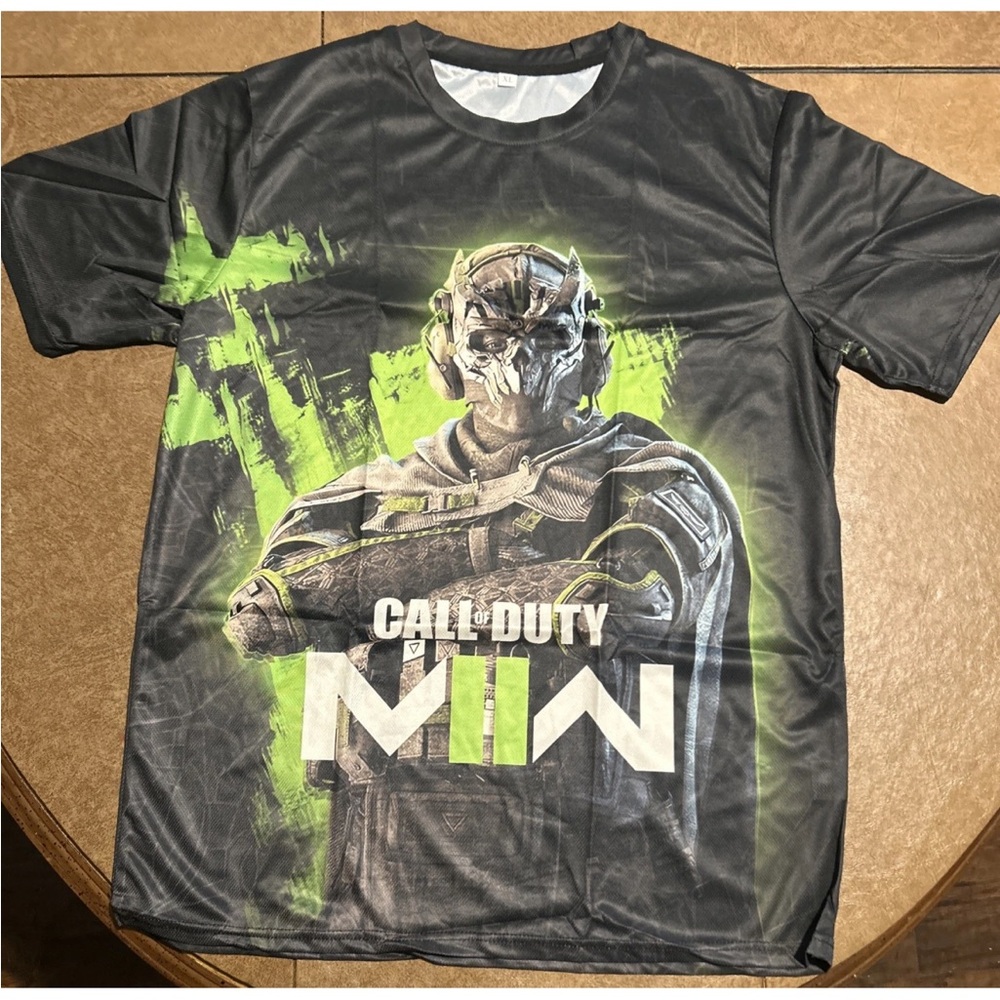 MW Graphic T-Shirt - Black and Green